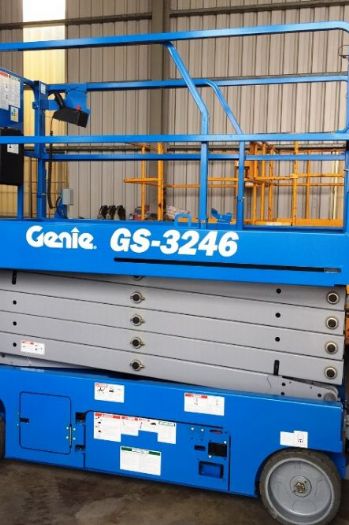 10m剪刀輪胎平台高空車